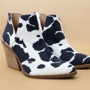 NWT: ARIDER Girl Cow-print Booties